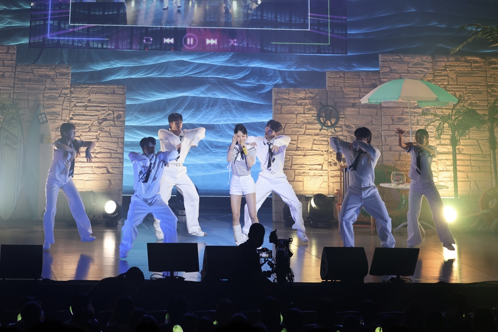 문별 오사카 팬 콘서트/사진제공=알비더블유