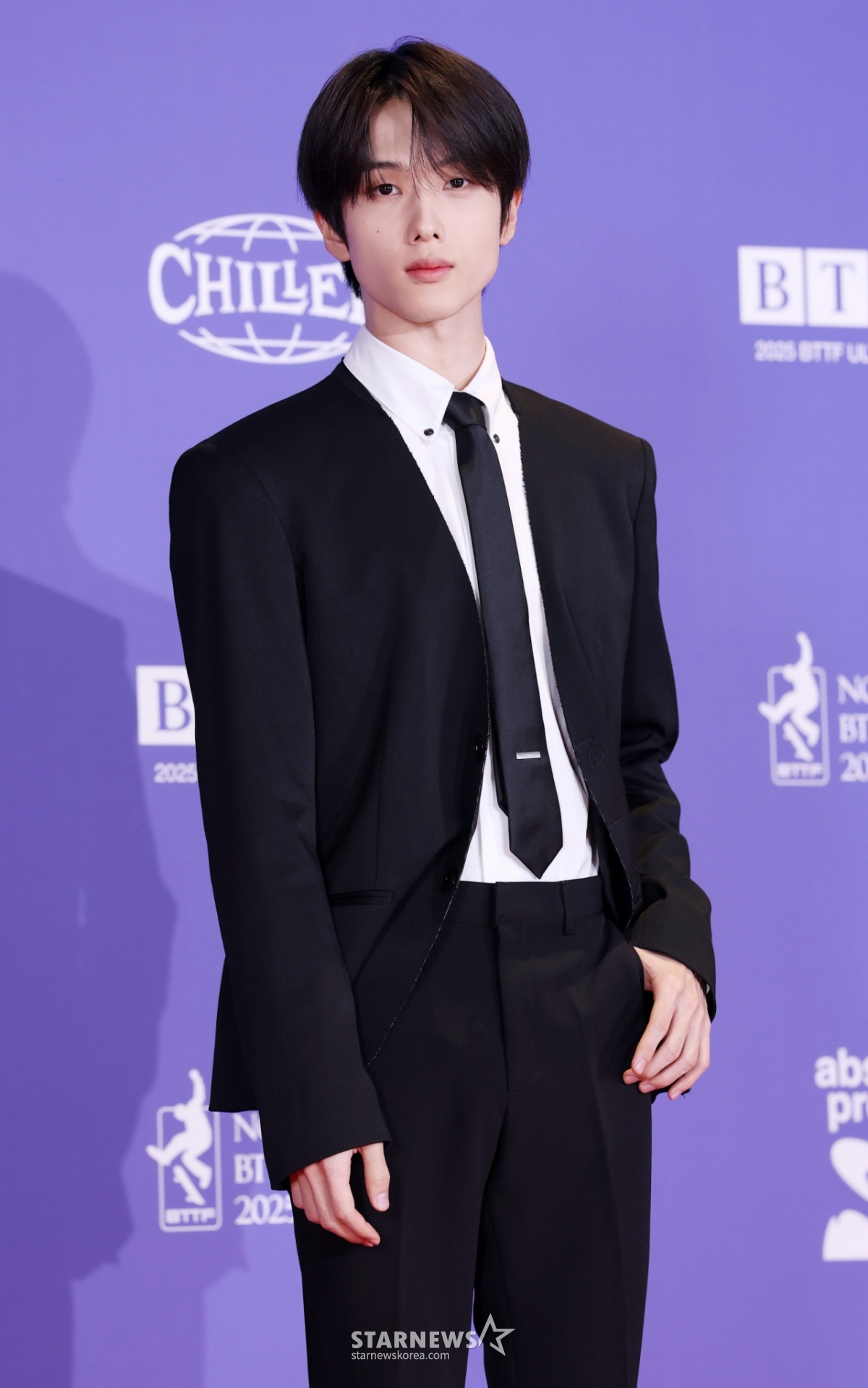 그룹 엔시티 드림(NCT DREAM) 지성이 14일 오전 서울 송파구 롯데시네마 월드타워에서 열린 정규 5집 'Go Back To The Future(고 백 투 더 퓨처)' 발매 기념 포토월에서 포즈를 취하고 있다. /2025.07.14 /사진=김휘선 hwijpg@