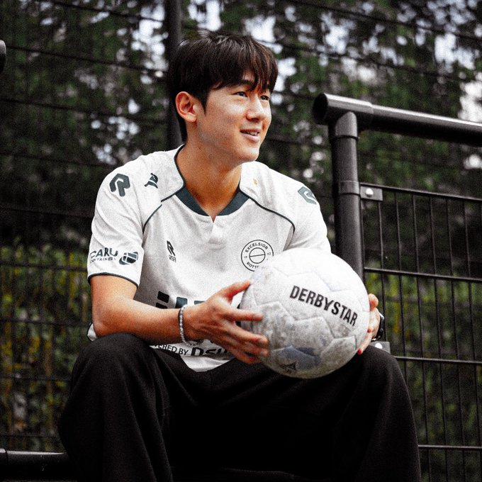 잉글랜드 프리미어리그(EPL) 브라이턴 앤 호브 알비온과 5년 계약 체결 직후 네덜란드 에레디비시로 임대 이적한 윤도영. /사진=엑셀시오르 SNS 캡처