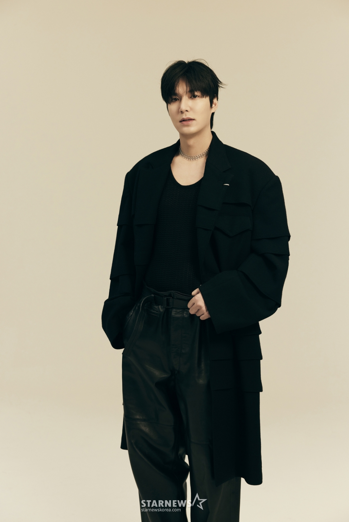 영화 '전지적 독자 시점'(감독 김병우)의 배우 이민호가 17일 진행된 라운드 인터뷰를 위해 포즈를 취하고 있다. /사진제공=MYM엔터테인먼트 2025.07.17 /사진=이동훈 photoguy@
