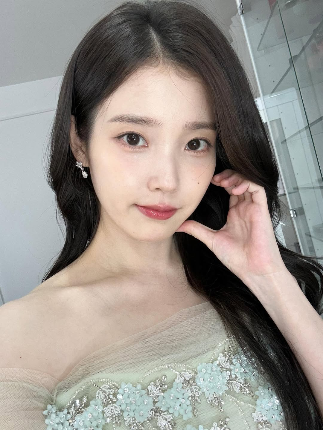 사진=아이유 인스타그램