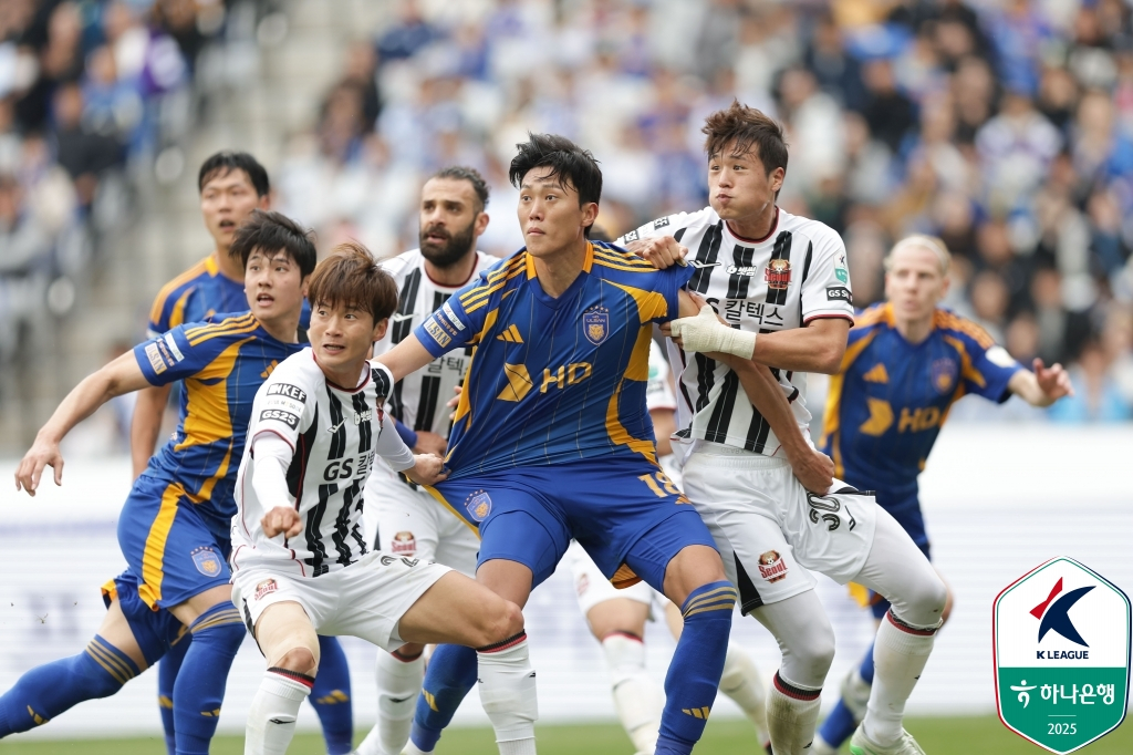 지난 4월 울산문수축구경기장에서 열린 울산 HD와 FC서울의 경기 모습. /사진=한국프로축구연맹 제공