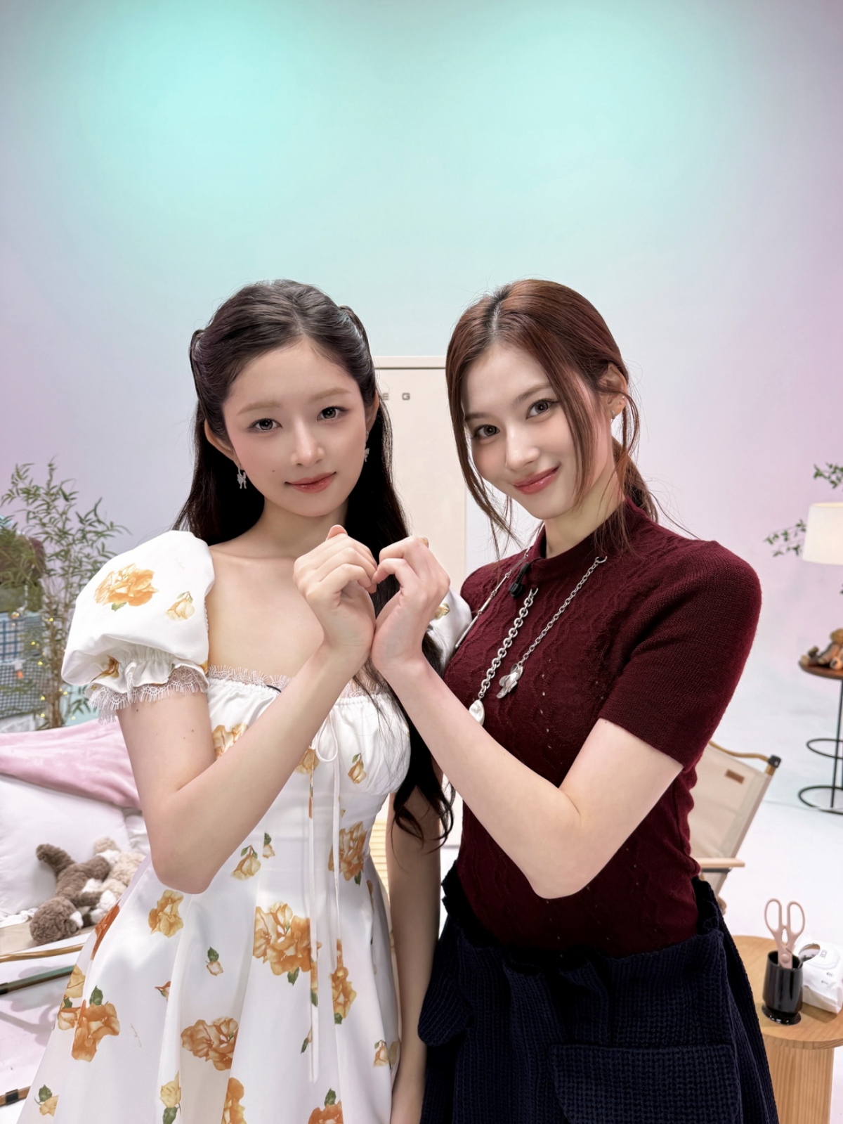 아이브 레이(왼쪽)와 트와이스 사나(오른쪽)/사진제공=스타쉽엔터테인먼트, JYP엔터테인먼트
