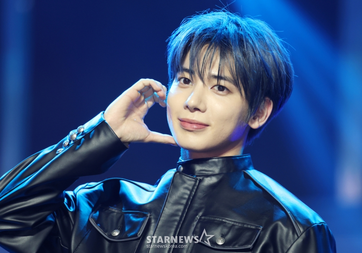 (서울=뉴스1) 권현진 기자 = 그룹 투모로우바이투게더(TXT,TOMORROW X TOGETHER) 태현이 21일 오후 서울 동대문구 경희대학교 서울캠퍼스 평화의전당에서 가진 정규 4집 '별의 장: TOGETHER' 발매 기념 쇼케이스에 참석해 포즈를 취하고 있다. 2025.7.21/뉴스1 Copyright © 뉴스1. All rights reserved. 무단 전재 및 재배포, AI학습 이용 금지. /사진=(서울=뉴스1) 권현진 기자