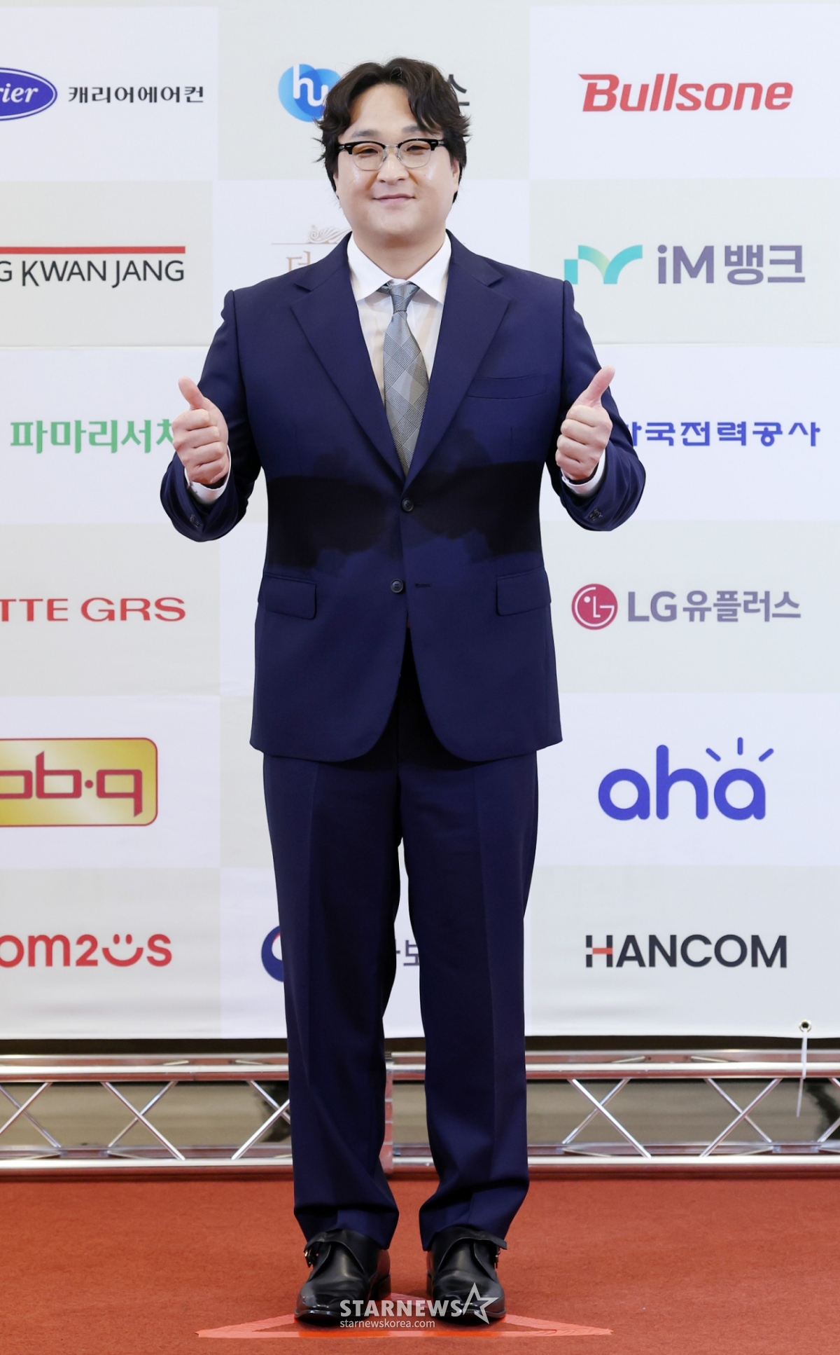 배우 구성환이 22일 서울 영등포구 중소기업중앙회에서 열린 '2025 방송광고페스티벌' 시상식에 참석해 포즈를 취하고 있다. 올해로 17회째를 맞는 'MTN 방송광고 페스티벌'은 광고인과 시청자들을 위한 축제의 장을 마련하고, 혁신적 광고 메시지를 발굴해 광고 문화 발전에 기여한다는 취지로 지난 2009년부터 개최되고 있는 머니투데이방송(MTN)이 개최해온 특별한 시상식이다. /2025.07.22 /사진=김휘선 hwijpg@