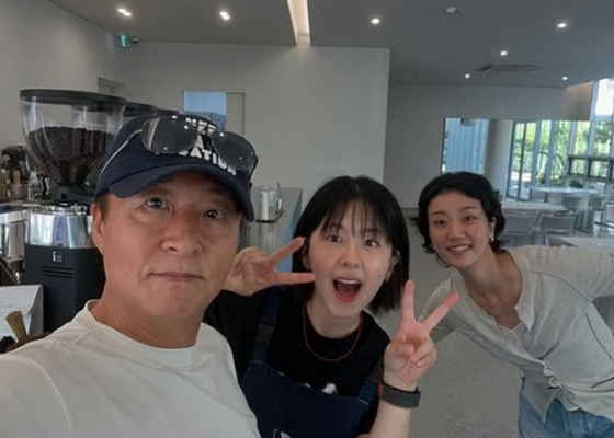 (왼쪽부터) 배우 김종수, 박혜수, 이주영 /사진=김종수 SNS