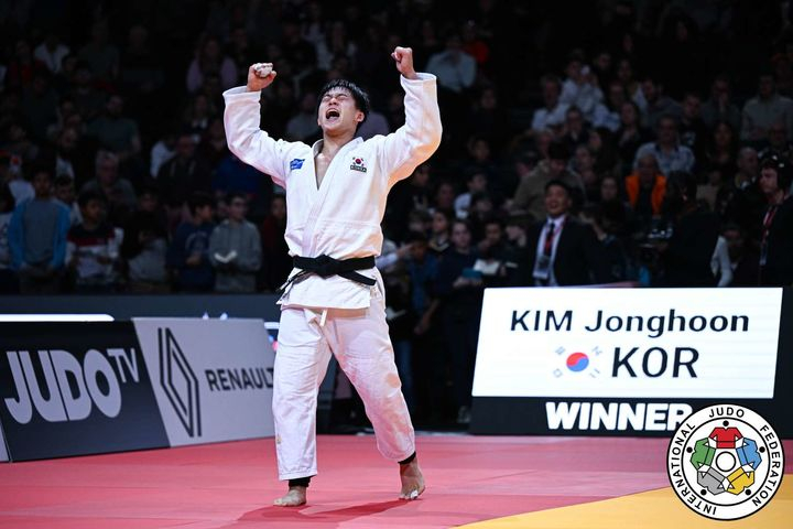 금메달을 따고 환호하는 김종훈. /사진=국제유도연맹 홈페이지 갈무리