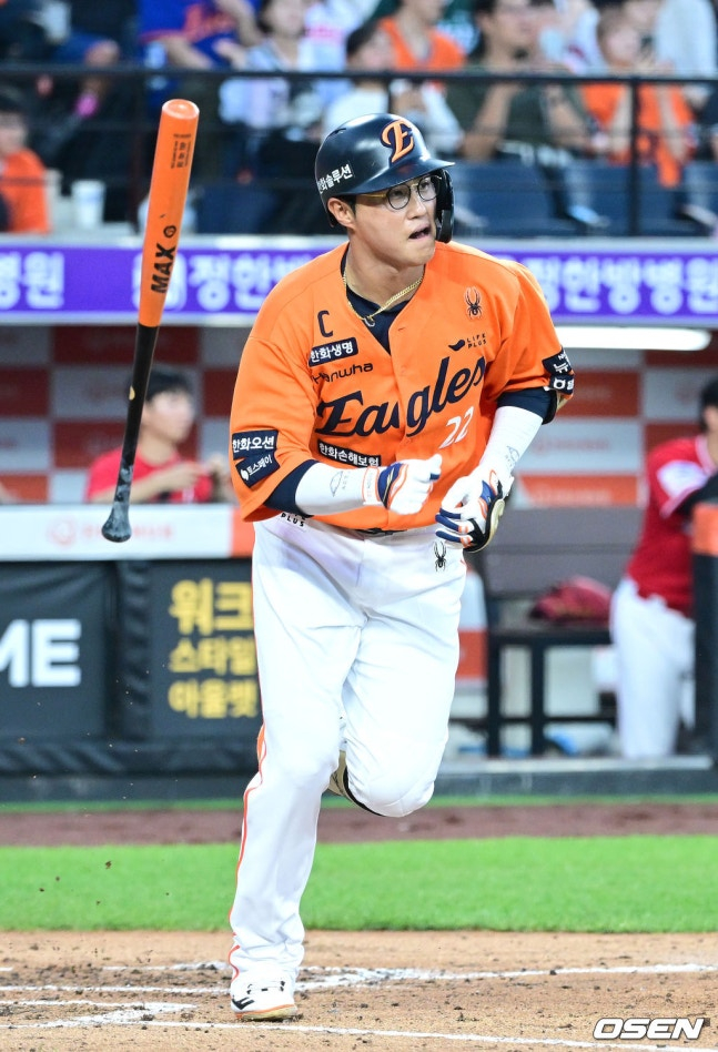 26일 안타를 때려내는 채은성.