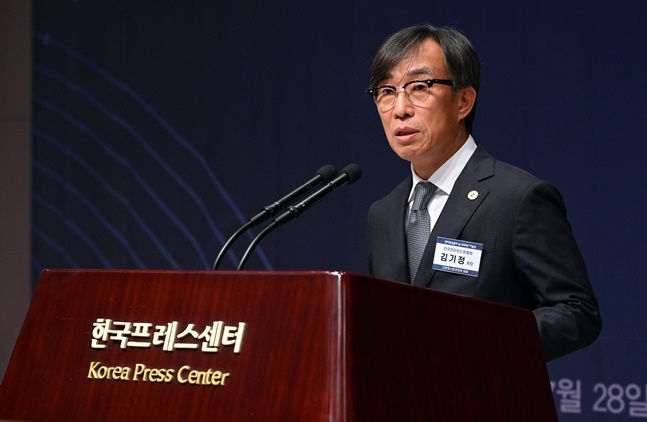 김기정 한국인터넷신문협회 회장이 개회사를 하고 있다. /사진=한국인터넷신문협회