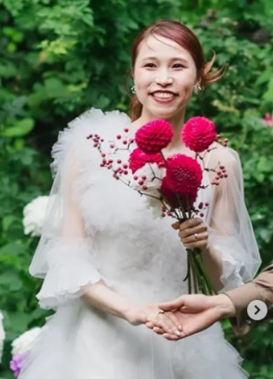 켄모치 쿠리아의 웨딩 화보. /사진=켄모치 쿠리아 SNS 갈무리