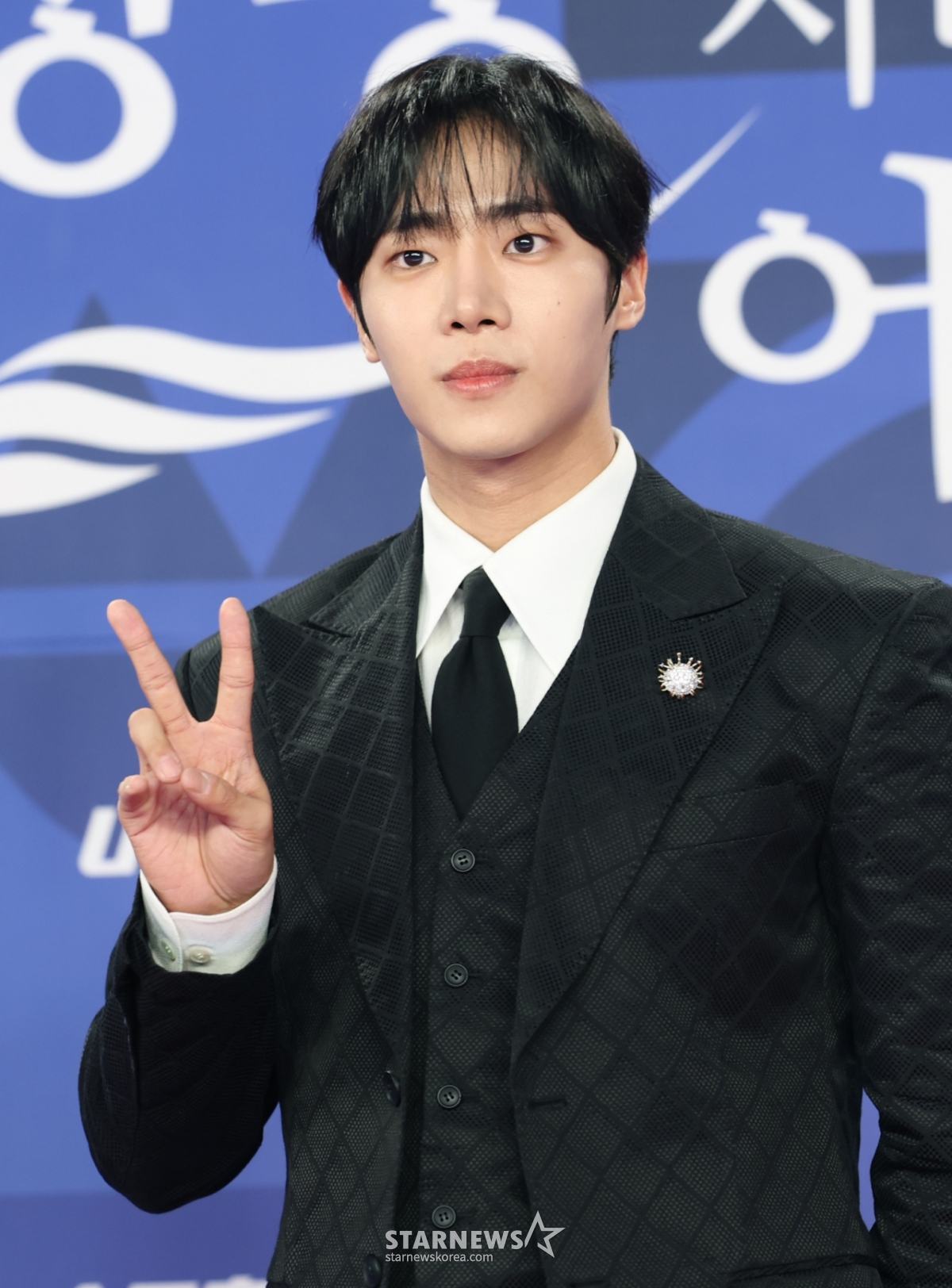 (인천=뉴스1) 권현진 기자 = 배우 추영우가 2025년 7월 18일 인천 중구 파라다이스시티에서 열린 ‘제4회 청룡시리즈어워즈’ 레드카펫 행사에 참석해 포즈를 취하고 있다. 2025.7.18/뉴스1 Copyright © 뉴스1. All rights reserved. 무단 전재 및 재배포, AI학습 이용 금지. /사진=(인천=뉴스1) 권현진 기자