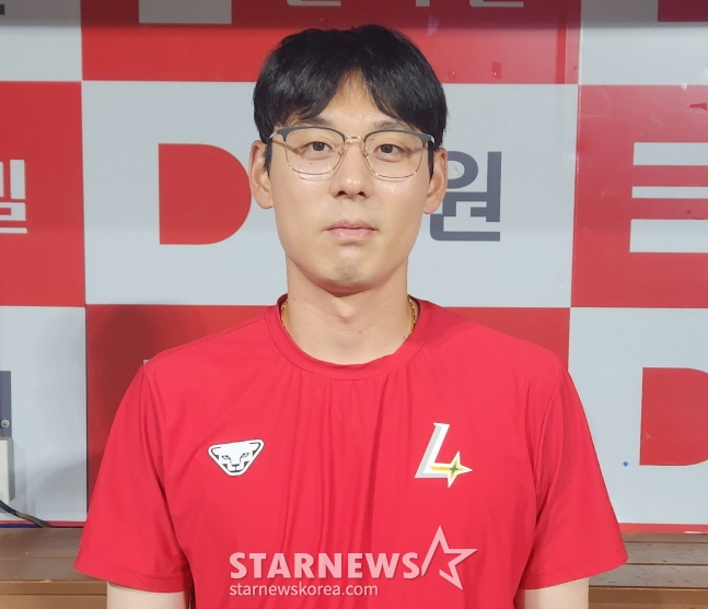 SSG 김성욱이 스타뉴스와 인터뷰를 하고 있다. /사진=안호근 기자
