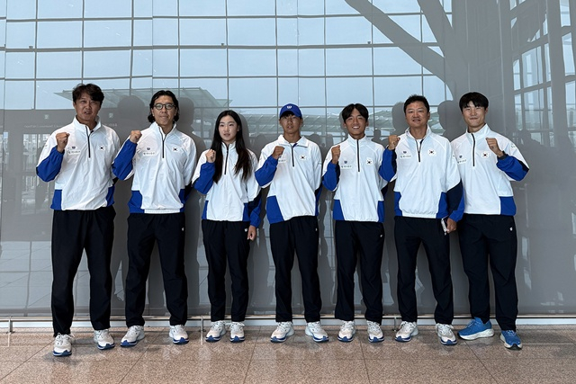 왼쪽부터 임규태 감독, 김재우 트레이너, 이예린, 김건호, 장준서, 윤용일 감독, 임준우 트레이너. /사진=대한테니스협회 제공