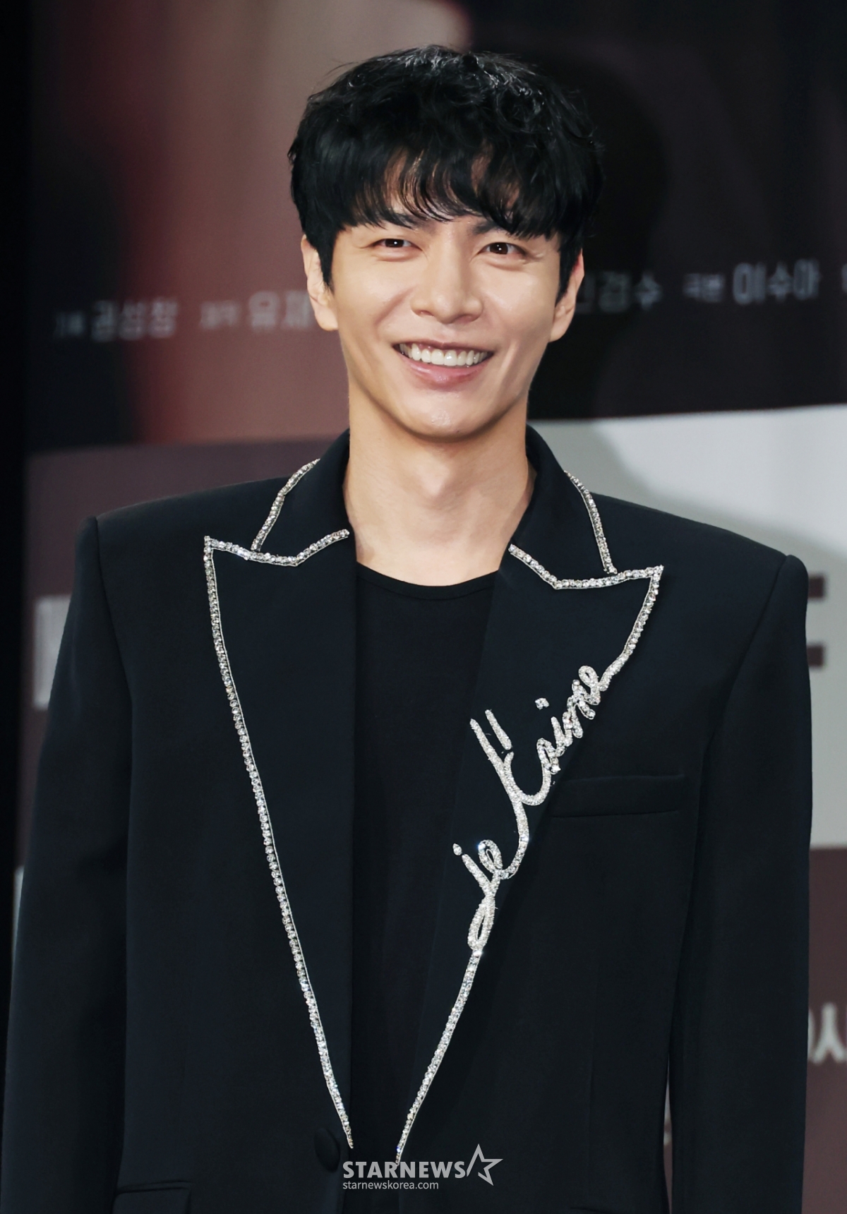 배우 이민기가 31일 오전 서울 마포구 상암동 MBC에서 진행된 금토드라마 '메리 킬즈 피플' 제작발표회에 참석해 포즈를 취하고 있다. 치료 불가능한 환자들의 조력 사망을 돕는 의사와 이들을 추적하는 형사의 이야기를 다룬 서스펜스 드라마 '메리 킬즈 피플'는 오는 1일 첫 방송된다. /2025.07.31 /사진=이동훈 photoguy@