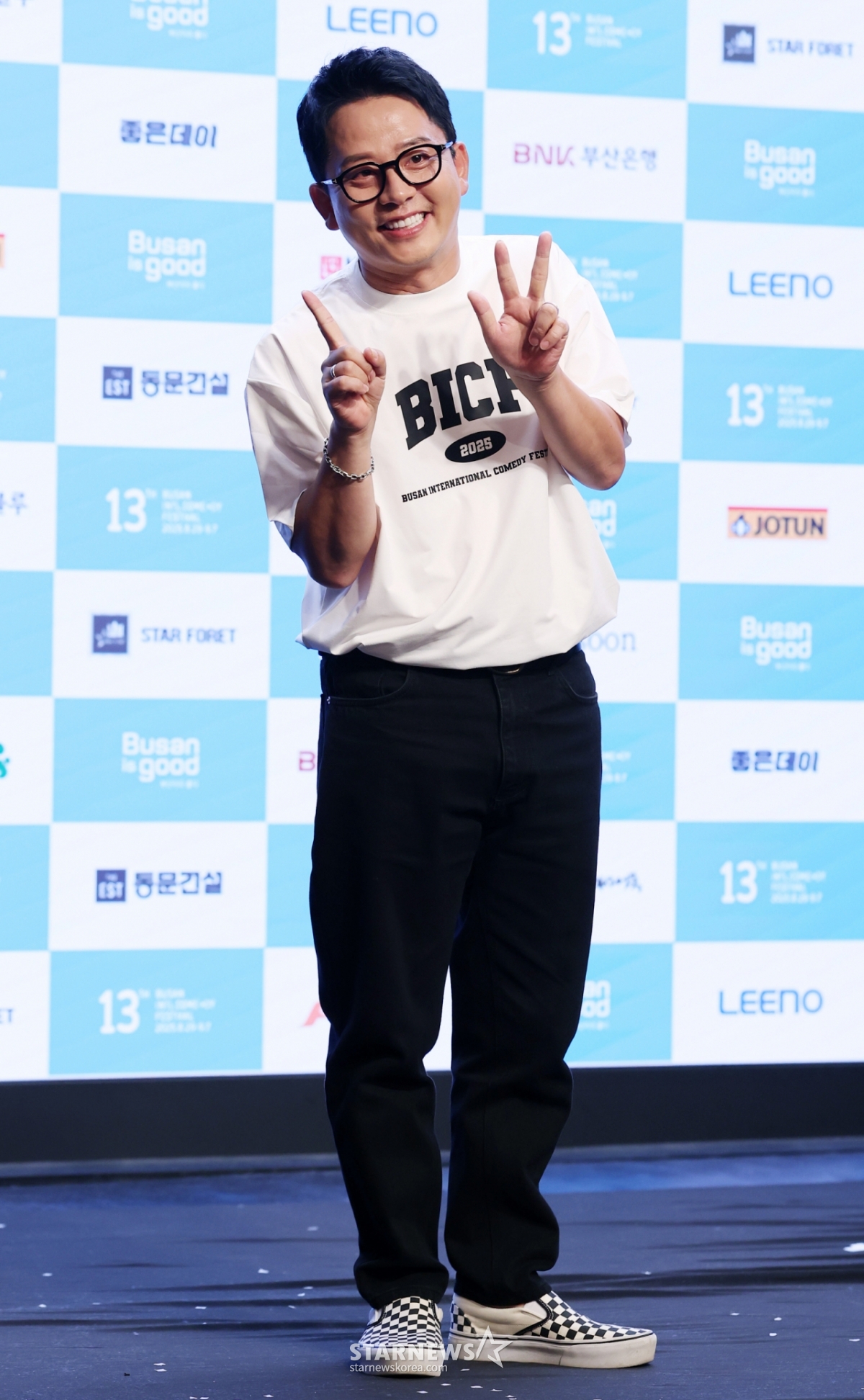 BICF의 집행위원장을 맡은 개그맨 김준호가 1일 서울 마포구 상암 스탠포드 호텔에서 진행된 제13회 '부산국제코미디페스티벌' 기자간담회에 참석해 포즈를 취하고 있다. /2025.08.01 /사진=김휘선 hwijpg@