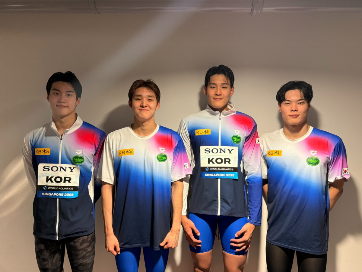 2025 싱가포르 세계수영선수권대회에 참가한 계영 800m 남자 선수단. /사진=대한수영연맹 제공