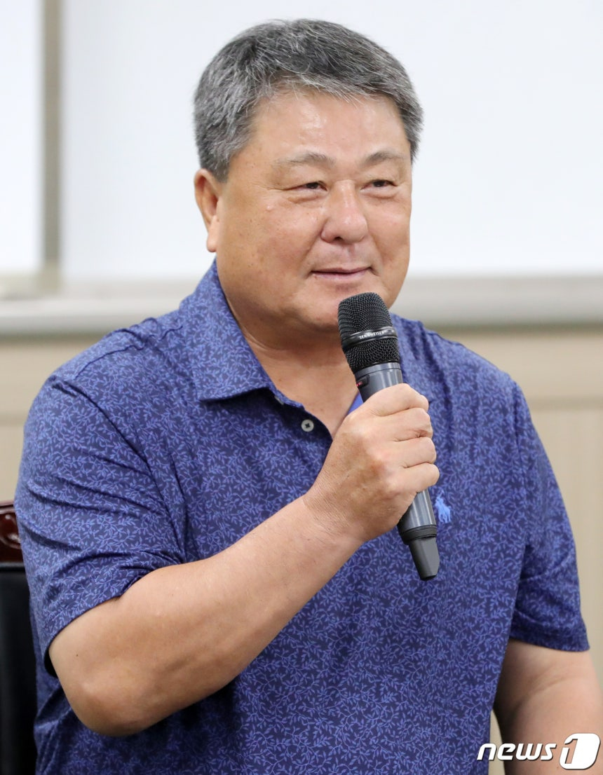 타이거즈 레전드인 김성한 광주광역시야구소프트볼협회장. /사진=뉴스1