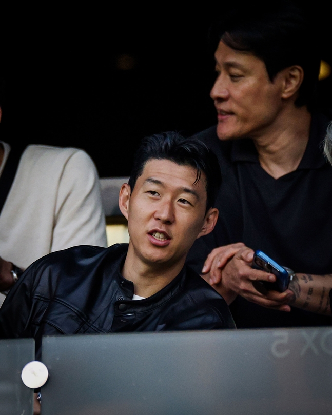 6일 LAFC 경기를 관람하고 있는 손흥민. /사진=블리처리포트 풋볼 SNS