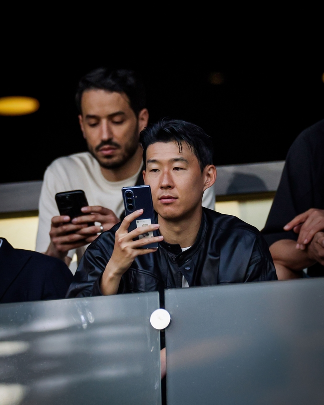 6일 LAFC 경기를 관람하고 있는 손흥민. /사진=블리처리포트 풋볼 SNS