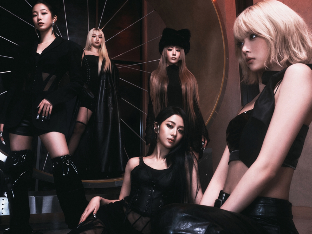 르세라핌 'HOT' 콘셉트 포토 /사진제공=쏘스뮤직