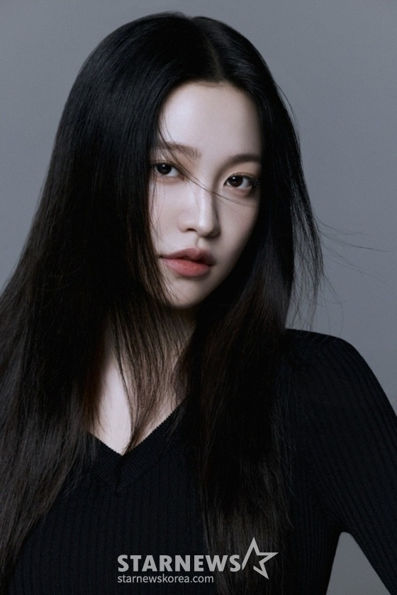 드라마 '청담국제고등학교 2'의 배우 김예림이 지난 5일 진행된 라운드 인터뷰를 위해 포즈를 취하고 있다. /사진제공=블리츠웨이엔터테인먼트