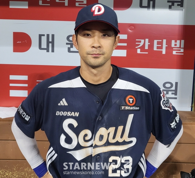 두산 강승호가 9일 결승 홈런을 터뜨리고 스타뉴스와 인터뷰를 하고 있다. /사진=안호근 기자