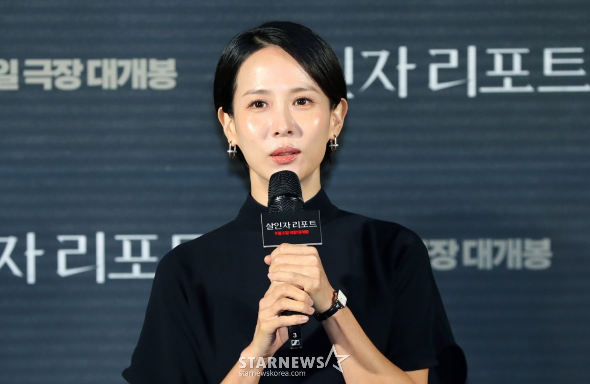 [서울=뉴시스] 김혜진 기자 = 배우 조여정이 12일 오전 서울 용산구 CGV 용산아이파크몰에서 열린 영화 '살인자 리포트'(감독 조영준) 제작보고회에서 인사말을 하고 있다. 2025.08.12. jini@newsis.com /사진=김혜진
