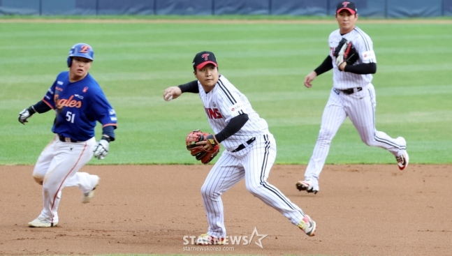 LG 문보경(가운데). /사진=강영조 선임기자