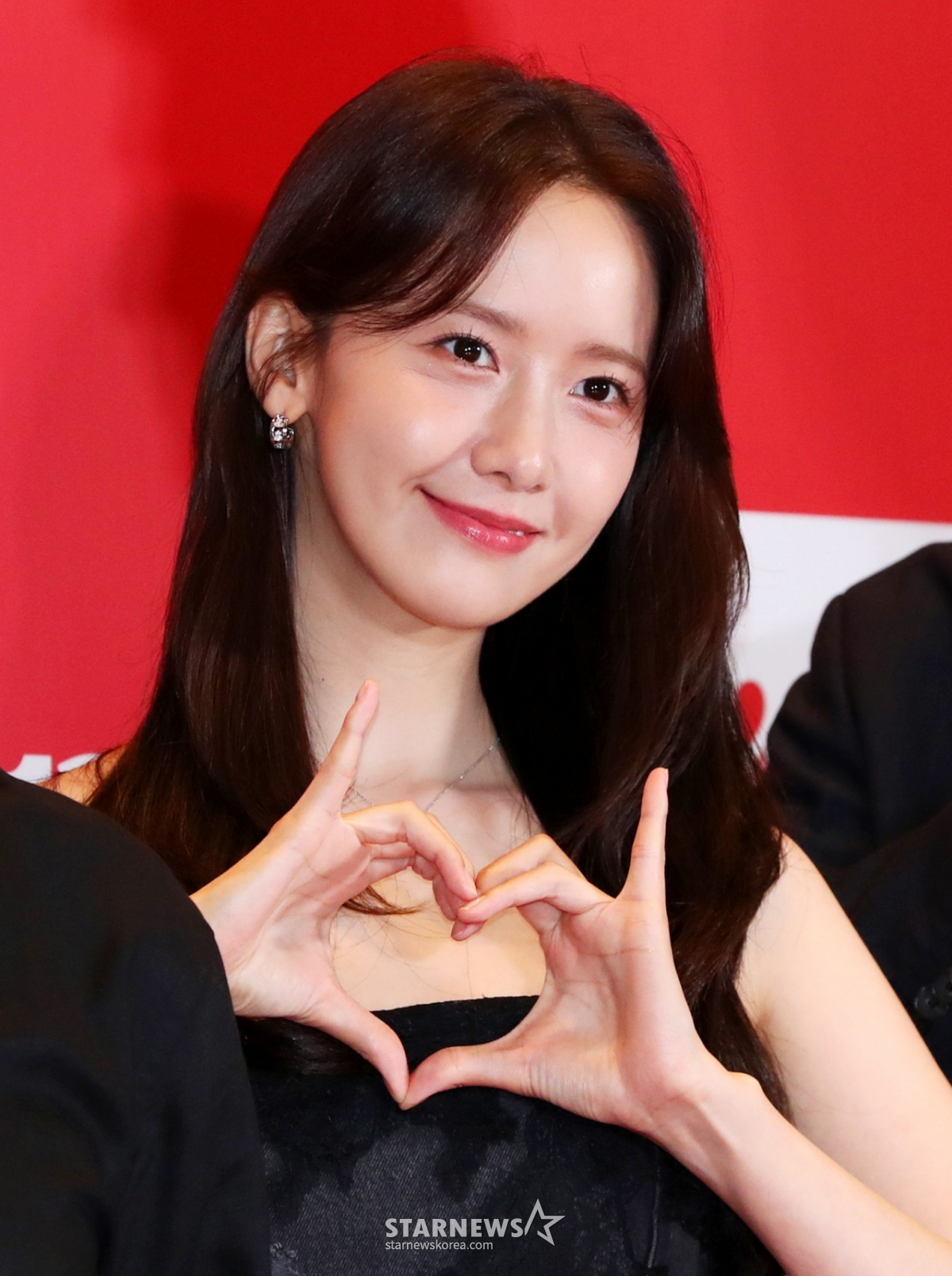 [서울=뉴시스] 김혜진 기자 = 배우 임윤아가 7일 오후 서울 용산구 CGV용산아이파크몰에서 열린 영화 '악마가 이사왔다'(감독 이상근) VIP 시사회에서 인사말을 하고 있다. 2025.08.07. jini@newsis.com /사진=김혜진
