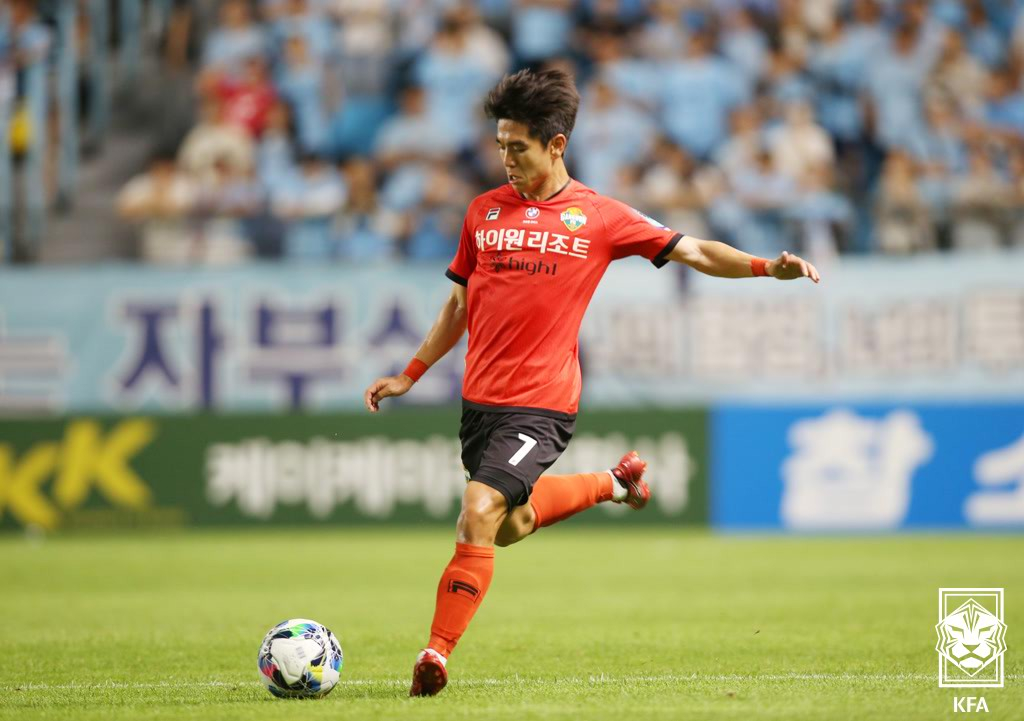  강원FC 김대원이 대구FC와 8강전에서 슈팅을 시도하고 있다. /사진=대한축구협회(KFA) 제공