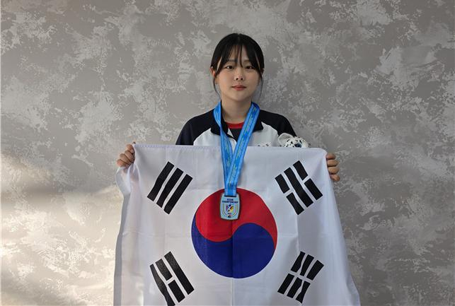 제16회 심켄트 아시아사격선수권대회 공기소총 여자 주니어부 개인전에서 금메달을 차지한 김효빈. /사진=대한사격연맹 제공
