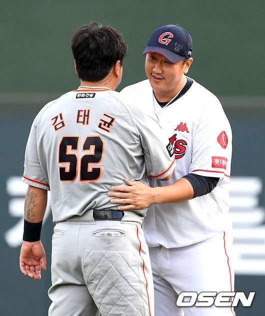 2018년 롯데 이대호(오른쪽)와 한화 김태균의 모습. /사진=OSEN