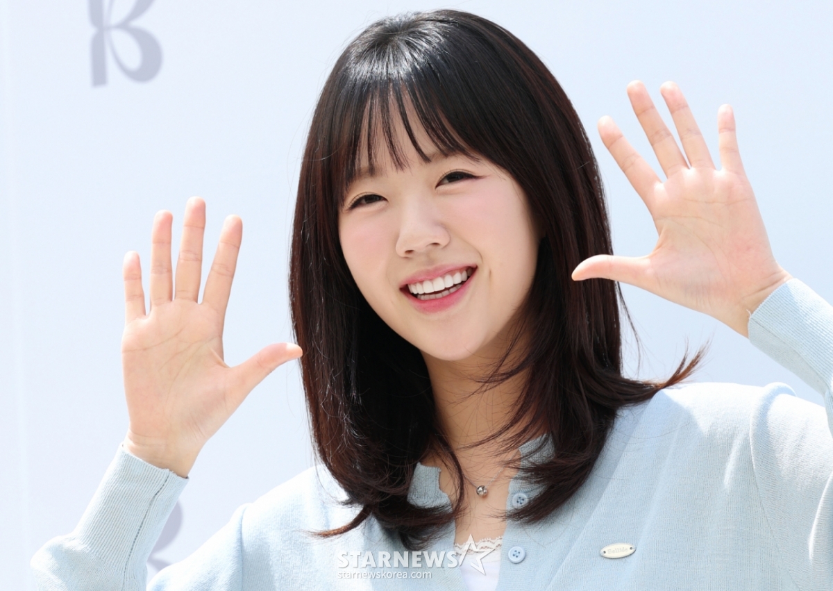 (서울=뉴스1) 권현진 기자 = 배우 지예은이 19일 오전 서울 성동구 성수동의 한 매장에서 진행된 여성복 브랜드의 플래그십 스토어 오픈기념 행사에 참석해 포즈를 취하고 있다. 2025.6.19/뉴스1 Copyright © 뉴스1. All rights reserved. 무단 전재 및 재배포, AI학습 이용 금지. /사진=(서울=뉴스1) 권현진 기자