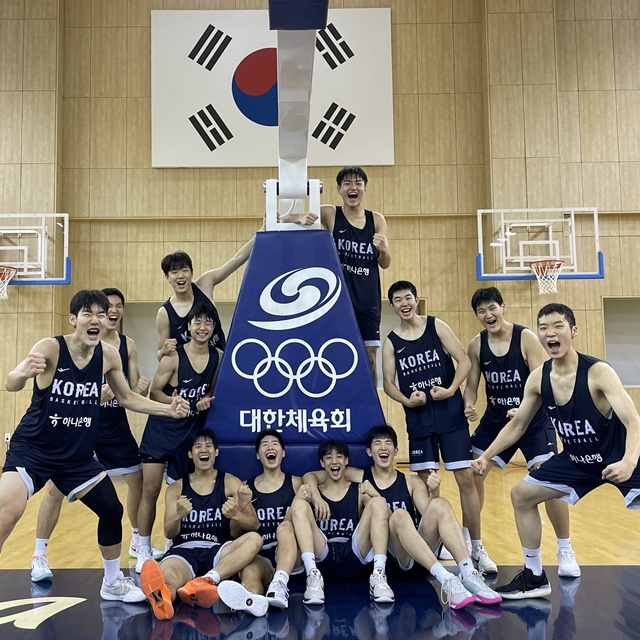 U16 대표팀 선수단. /사진=KBL 제공