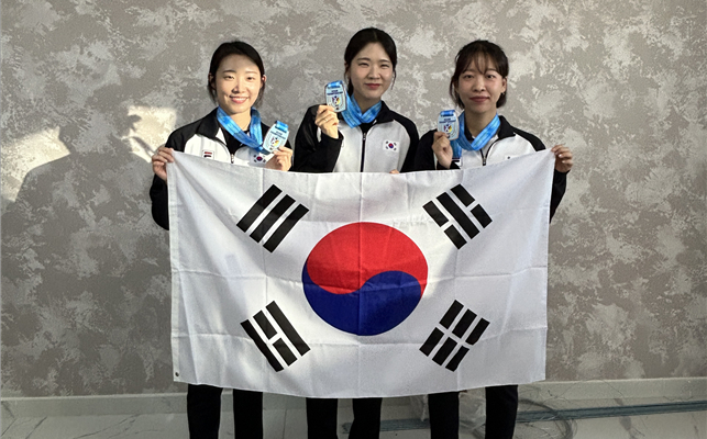 제16회 심켄트 아시아사격선수권대회 50m 소총3자세 여자 일반부에서 동메달을 차지한 임하나, 김제희, 이은서. 사진=대한사격연맹 제공