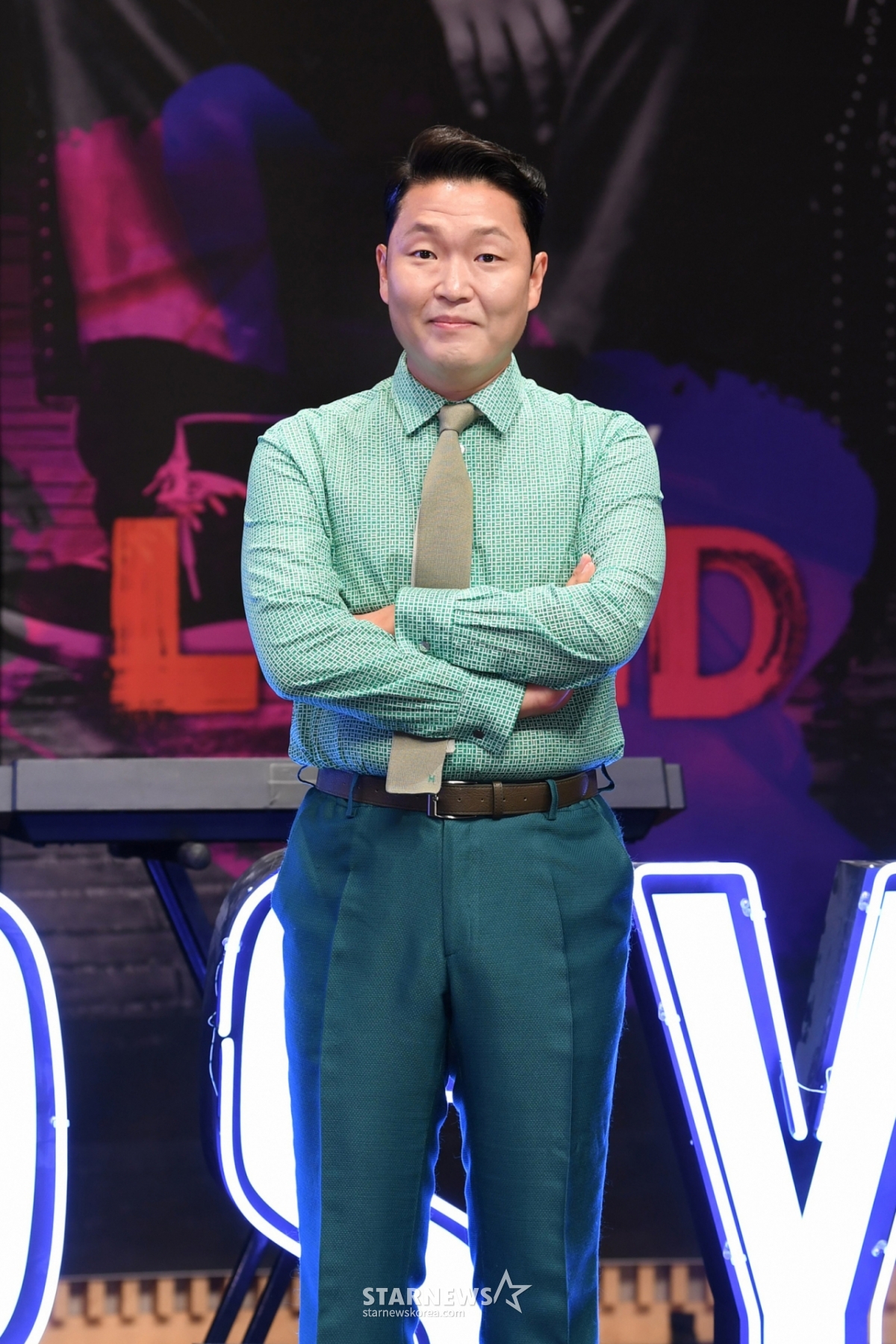 가수 겸 프로듀서 싸이가 3일 오후 온라인 생중계로 진행된 SBS 보이그룹 프로젝트 '라우드' 제작발표회에 참석해 포즈를 취하고 있다. /사진제공=SBS 2021.06.03