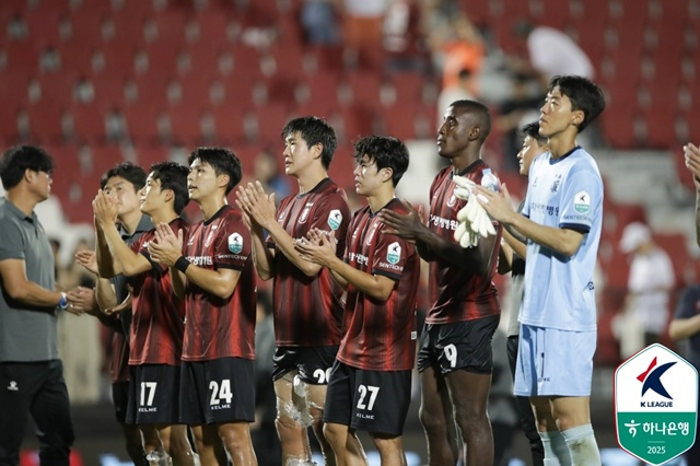 부천FC 선수단. /사진=한국프로축구연맹 제공