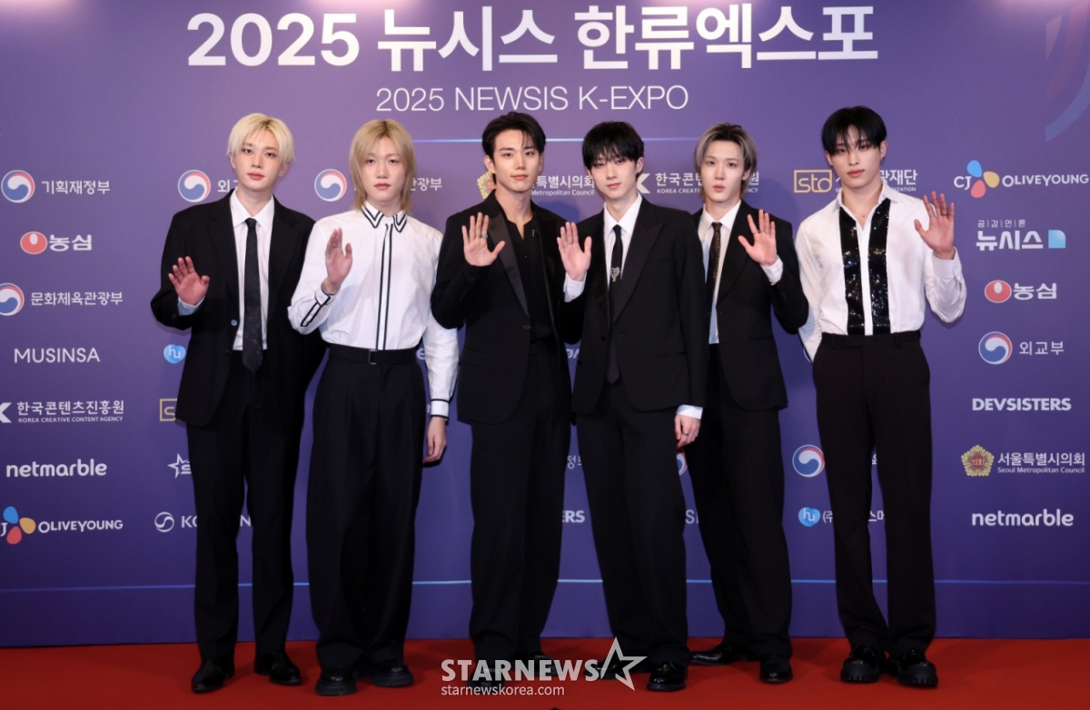 [서울=뉴시스] 조성우 기자 = 그룹 피원하모니가 28일 서울 중구 롯데호텔에서 열린 제7회 뉴시스 한류엑스포(2025 K-엑스포) 포토월 행사에서 포즈를 취하고 있다. 2025.08.28. xconfind@newsis.com /사진=조성우