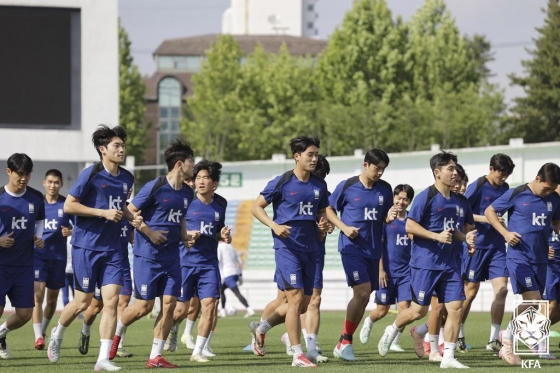 지난 6월 호주와의 친선경기를 앞두고 강원도 원주에서 진행된 국내 소집 훈련 당시 남자 U-22 대표팀. /사진=대한축구협회(KFA) 제공