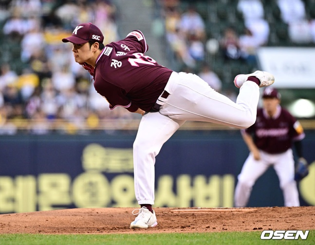 29일 LG전에 선발 등판해 역투를 펼치는 정현우.