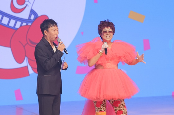 왼쪽부터 박명수, 랄랄의 부캐릭터 이명화 /사진='부코페'