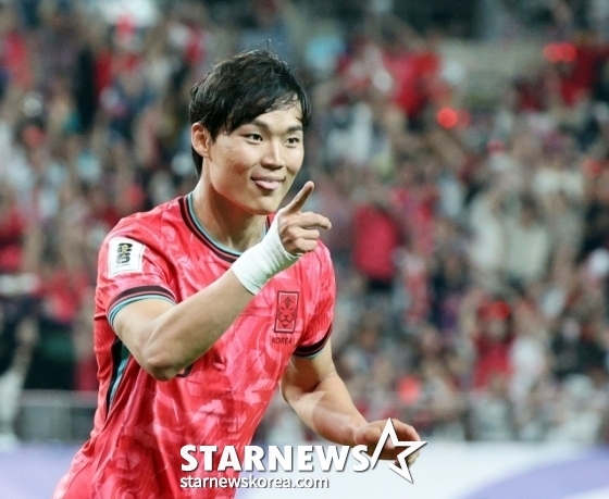 오현규가 서울월드컵경기장에서 북중미월드컵 최종예선 마지막 경기인 쿠웨이트전에서 골을 넣은 뒤 세리머니하고 있다. /사진=강영조 선임기자