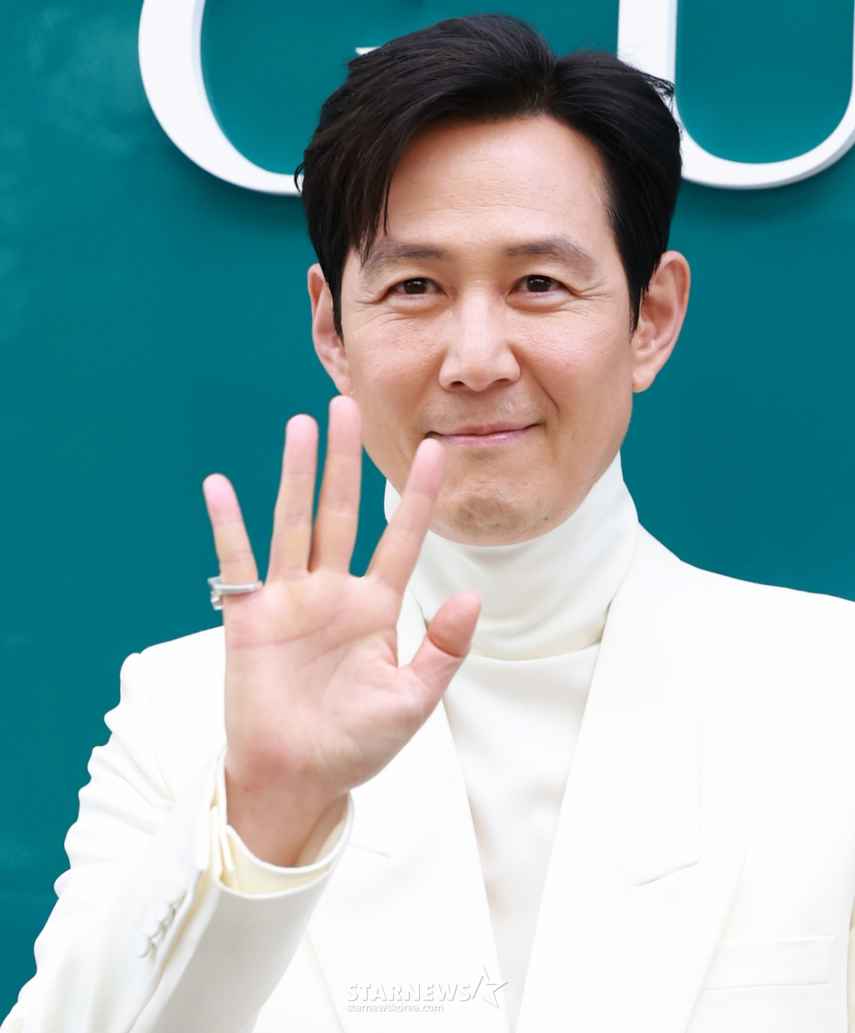(서울=뉴스1) 권현진 기자 = 배우 이정재가 2일 오후 서울 강남구 구찌 청담 플래그십에서에서 열린 구찌(GUCCI)의 오스테리아 서울 이전·리뉴얼 오픈 기념 행사에 참석해 포즈를 취하고 있다. 2025.9.2/뉴스1 Copyright © 뉴스1. All rights reserved. 무단 전재 및 재배포, AI학습 이용 금지. /사진=(서울=뉴스1) 권현진 기자