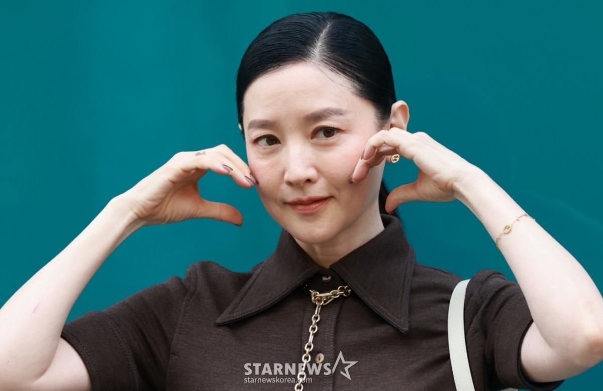 (서울=뉴스1) 권현진 기자 = 배우 이영애가 2일 오후 서울 강남구 구찌 청담 플래그십에서에서 열린 구찌(GUCCI)의 오스테리아 서울 이전·리뉴얼 오픈 기념 행사에 참석해 포즈를 취하고 있다. 2025.9.2/뉴스1 Copyright © 뉴스1. All rights reserved. 무단 전재 및 재배포, AI학습 이용 금지. /사진=(서울=뉴스1) 권현진 기자