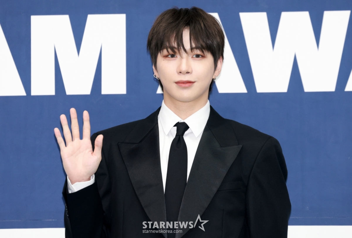 (서울=뉴스1) 권현진 기자 = 가수 강다니엘이 21일 오후 서울 송파구 잠실 실내체육관에서 열린 '2025 케이 월드 드림 어워즈( K-WORLD DREAM AWARDS 2025)' 블루카펫 행사에 참석해 포즈를 취하고 있다. 2025.8.21/뉴스1 Copyright © 뉴스1. All rights reserved. 무단 전재 및 재배포, AI학습 이용 금지. /사진=(서울=뉴스1) 권현진 기자
