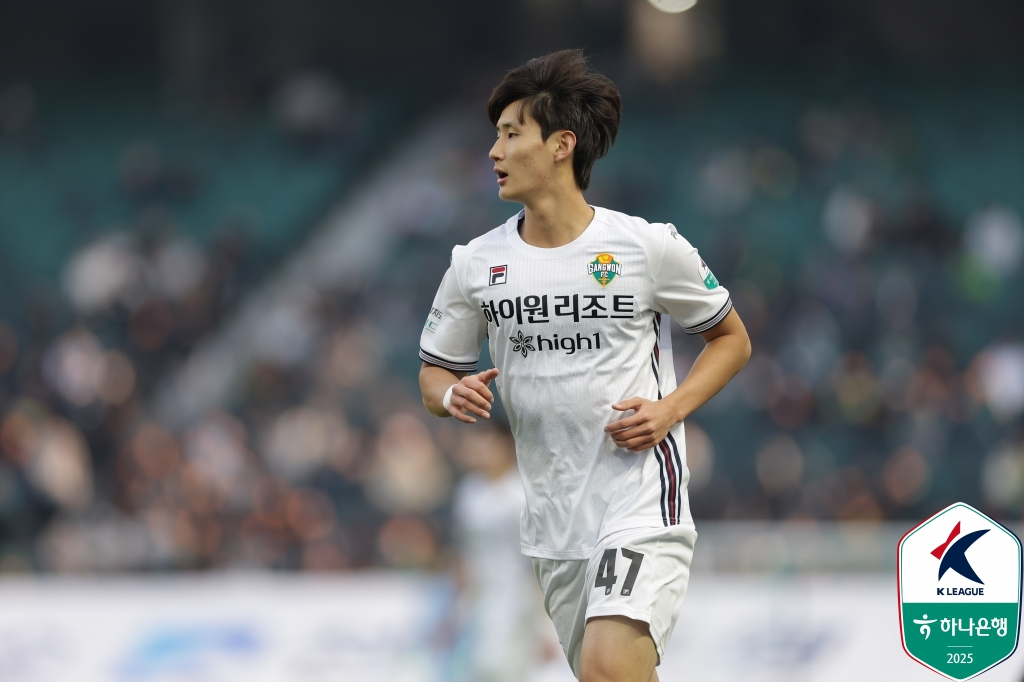 K리그 시장가치 1위에 오른 강원FC 센터백 신민하. /사진=한국프로축구연맹 제공
