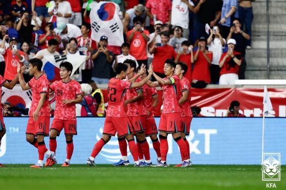 한국 대표팀 선수들이 선제골 후 기뻐하고 있다. /사진=대한축구협회 제공