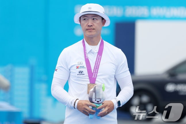 한국의 최용희가 8일 광주광역시 동구 5·18 민주광장에서 열린 2025 세계양궁선수권대회 컴파운드 남자 개인전에서 동메달을 획득했다. /사진=뉴스1 제공