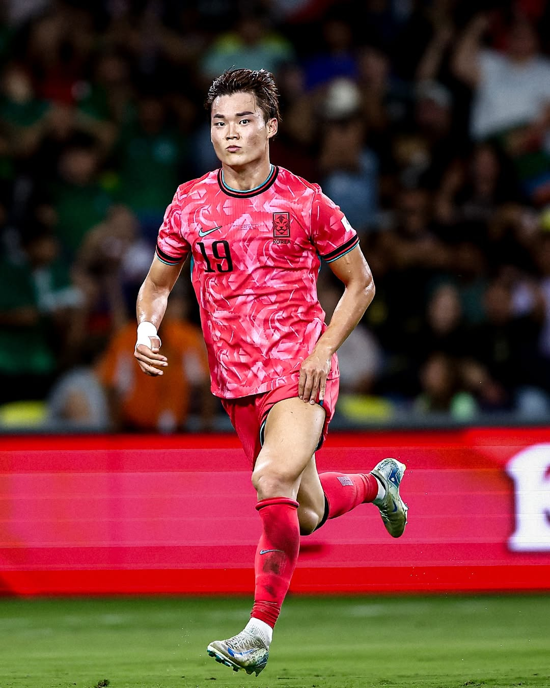 대한민국 축구 국가대표팀 공격수 오현규가 10일(한국시간) 미국 테네시주 내슈빌의 지오디스파크에서 열린 멕시코와의 축구 국가대표팀 평가전에서 골을 넣은 뒤 기뻐하고 있다. /사진=대한축구협회 SNS 캡처