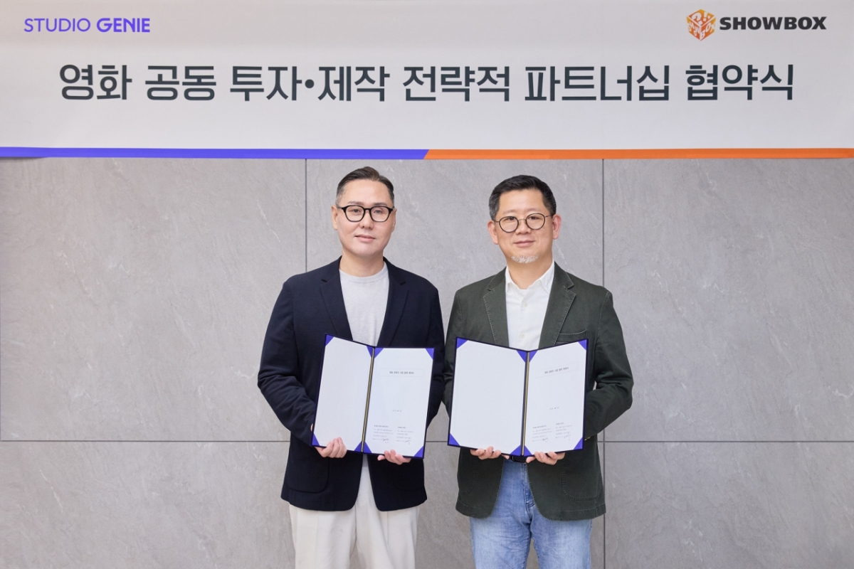 쇼박스 신호정 대표(좌), kt 스튜디오지니 정근욱 대표(우)